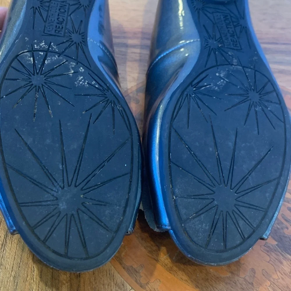 Gray Patent Leather Peep Toe Ballet Flats with Flower Accents Women’s Size 7